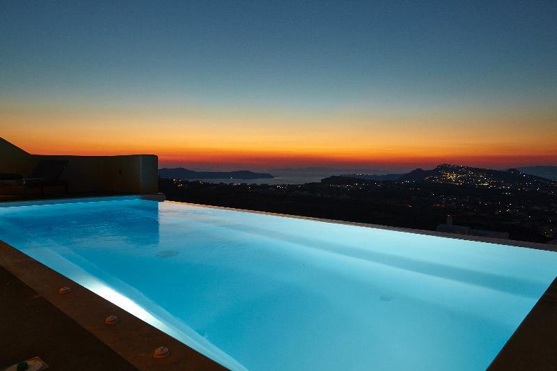 North Santorini A Luxury Spa Hotel 피르고스 외부 사진