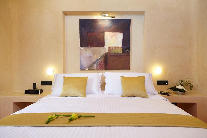 North Santorini A Luxury Spa Hotel 피르고스 외부 사진