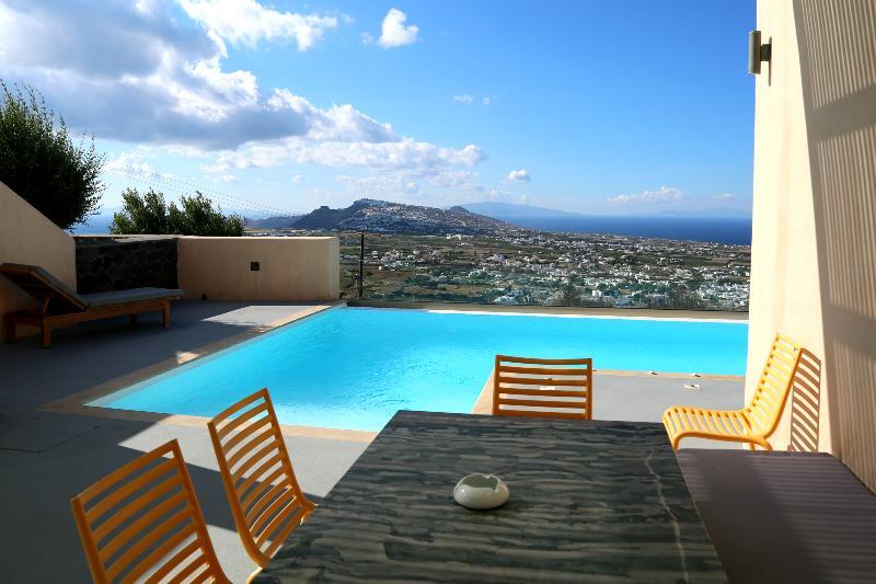 North Santorini A Luxury Spa Hotel 피르고스 외부 사진