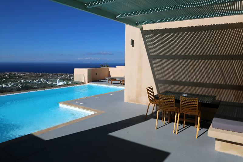North Santorini A Luxury Spa Hotel 피르고스 외부 사진