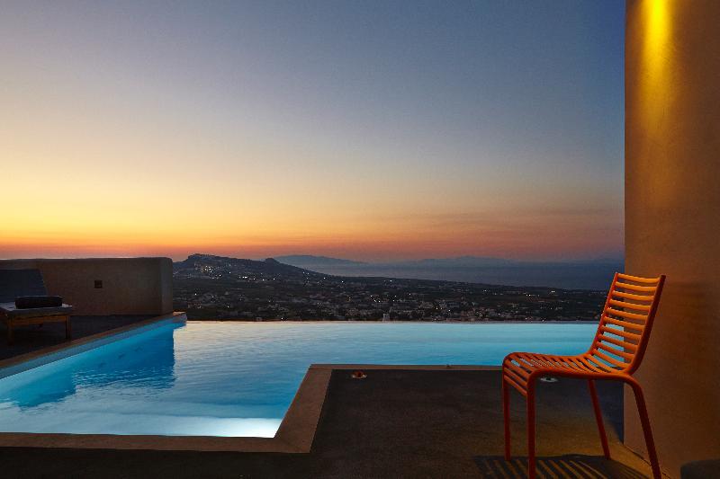 North Santorini A Luxury Spa Hotel 피르고스 외부 사진